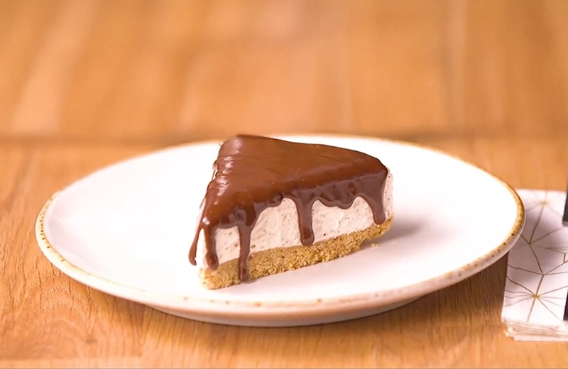 Özçiğdem Kuruyemiş ile Bademli Pişmeyen Cheesecake